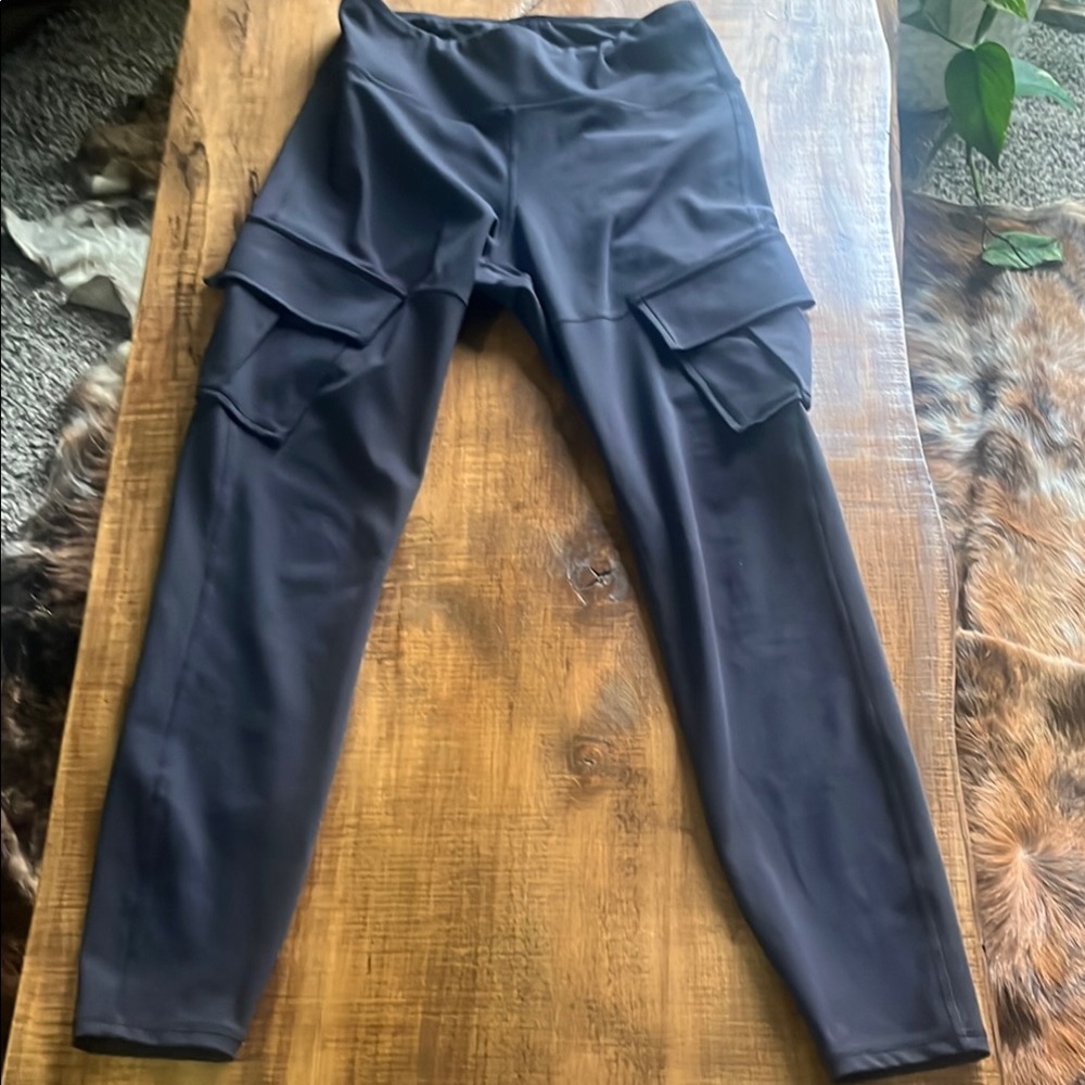 Black Cargo Pocket Leggings